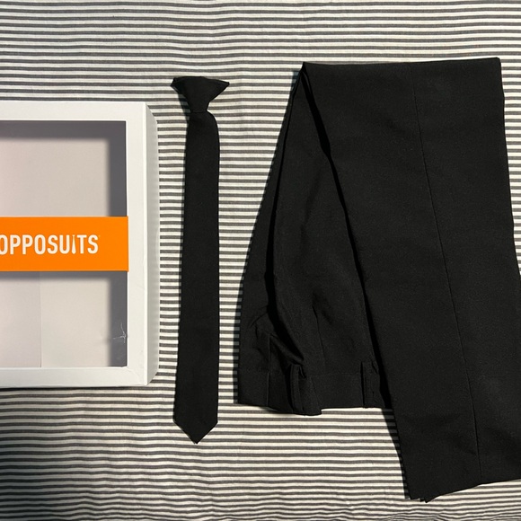 Suit- great condition Opposuits size 12 - Picture 4 of 5